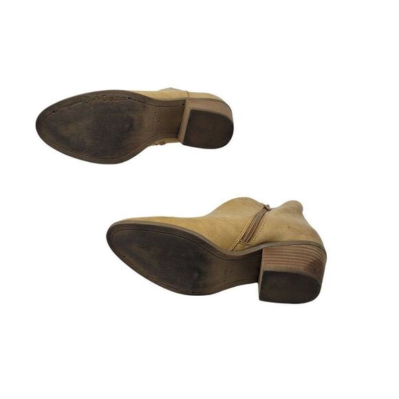 AEO Womens Tan Distressed Vegan Faux Leather Ankle Boots Booties Sz 7 Western - Picture 12 of 13